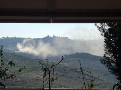 الجيش الإسرائيلي يزعم استهداف مواقع إطلاق وبنى عسكرية لحزب الله