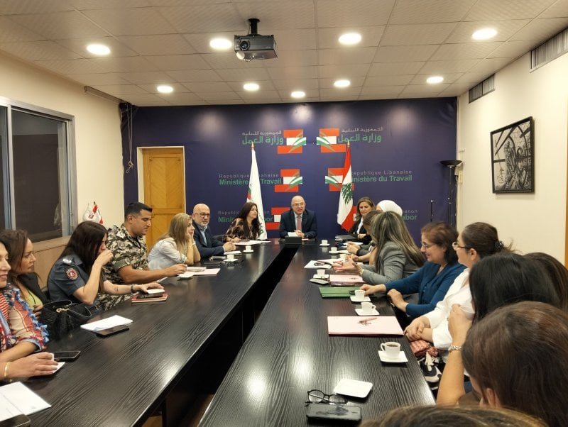 حيدر يرأس لجنة المؤشر ويبحث مشاريع مشتركة مع منظمة العمل الدولية