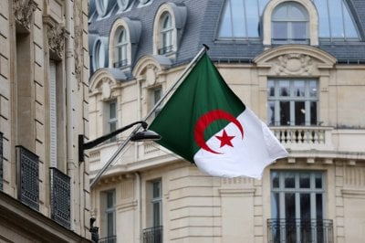 بين الذاكرة والتوتر الدبلوماسي… الجزائر تصادق على قانون يجرّم الاستعمار الفرنسي