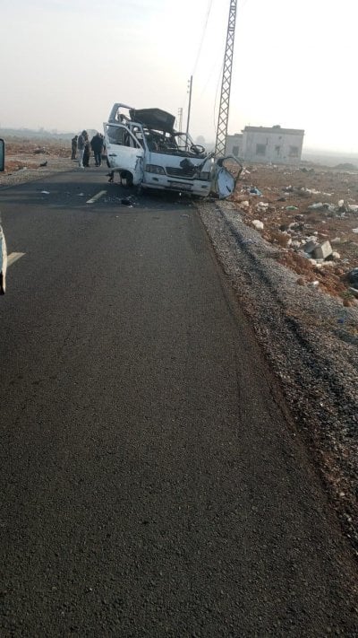 شهيدين في غارة إسرائيلية تستهدف سيارة ركاب في حوش السيد علي (فيديو)