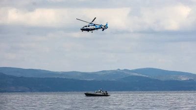 السلطات اليونانية تنقذ مهاجرين في إيجه… والبحث مستمر عن مفقودين