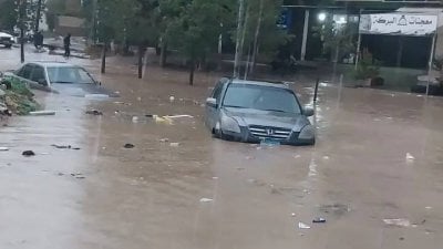 أمطار غزيرة تُغرق طريق البداوي الدولي وتشُلّ حركة السير (فيديو)