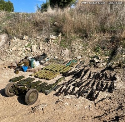 تسلّم أسلحة وذخائر من مخيم 