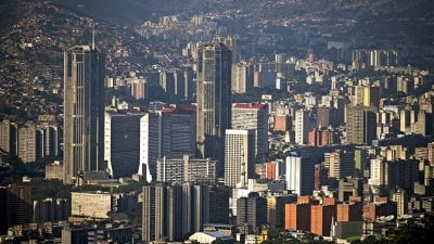 ست دول ترفع الصوت: رفض صريح للتدخل العسكري الأميركي في فنزويلا