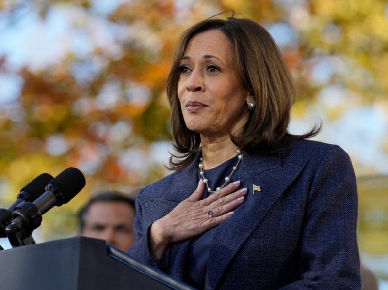 "غير قانونية وغير حكيمة"... هاريس تنتقد اعتقال مادورو