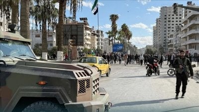 أحد قادتهم يعيش في لبنان… فلول الأسد تدير آلاف المقاتلين داخل سوريا وخارجها