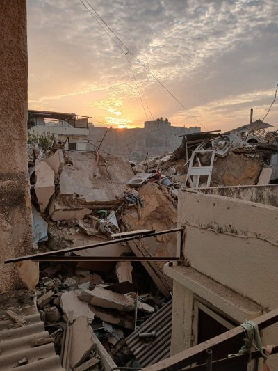 انهيار جزئي في ضهر المغر… طرابلس على وقع خطر المباني المتصدّعة (صور)