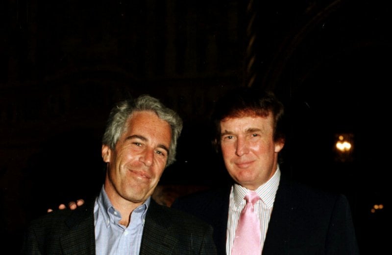 من العقارات إلى علاقة مع امراة واحدة… أسرار جديدة عن ترامب وإبستين