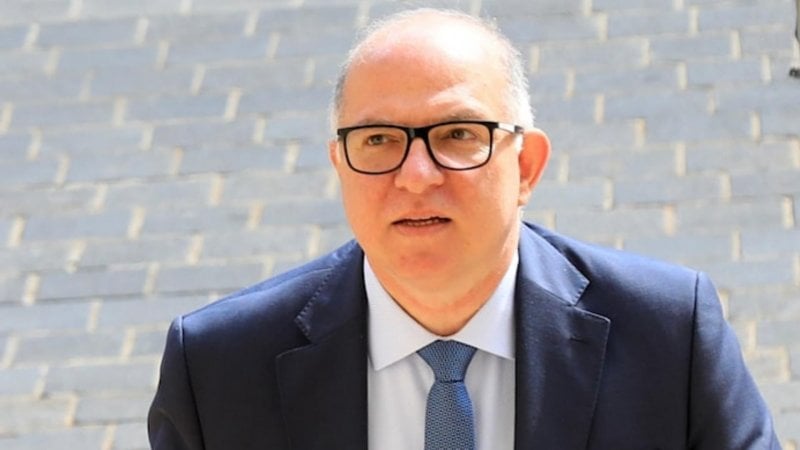 وزير العمل يشدد الرقابة... إقفال 7 مكاتب استقدام مخالفة