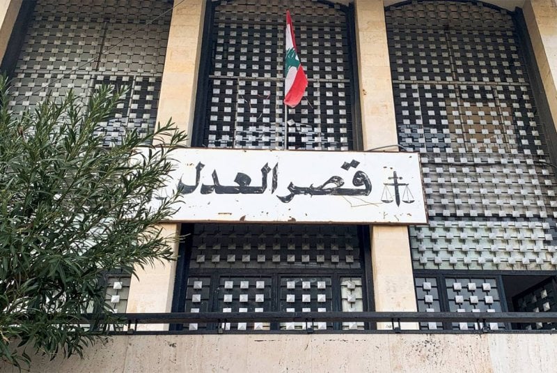 سفيرٌ سابق في مرمى الملاحقة... والقضاء يتحرّك