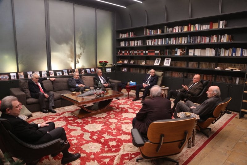 في كليمنصو… جنبلاط وموسى يبحثان آخر التطورات 