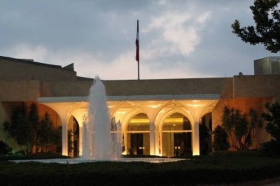 التكليف يهتز... أبو عمر وشرعية سلام
