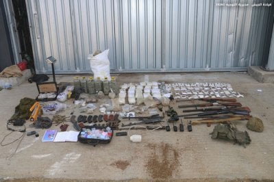 الجيش يداهم… أسلحة ومخدرات وجريمة قتل في عمليات متزامنة