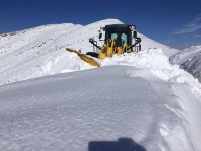 بسبب تراكم الثلوج... إليكم الطرقات الجبلية المقطوعة