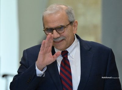 سلام يطمئن: 