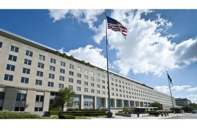 واشنطن تحذّر رعاياها من السفر إلى فنزويلا… وتدعو لمغادرتها فوراً