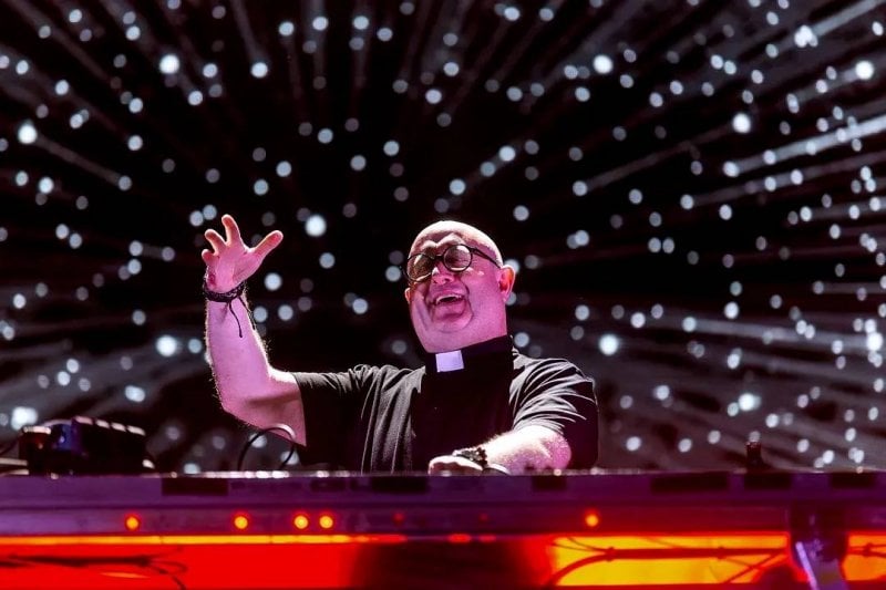 خطوة تحسب للشركة المنظمة: حفلة الكاهن البرتغالي قائمة اليوم… ولكن!
