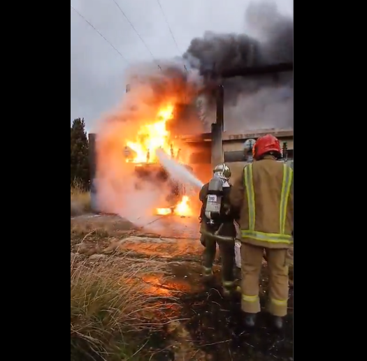 بعد حريق البداوي… الدفاع المدني ينشر مشاهد من إخماده (فيديو)