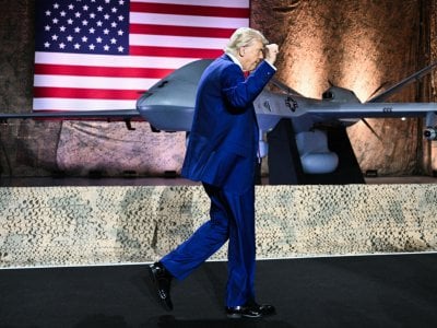 حالة تأهب قصوى: واشنطن تُجلي طواقم من قواعدها في الشرق الأوسط
