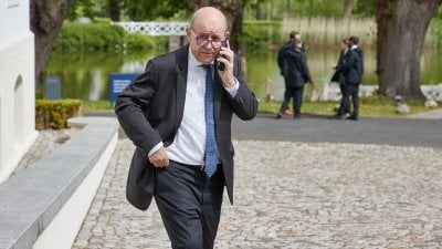 لودريان إلى بيروت... ملفات ساخنة وقرار لا عودة عنه!