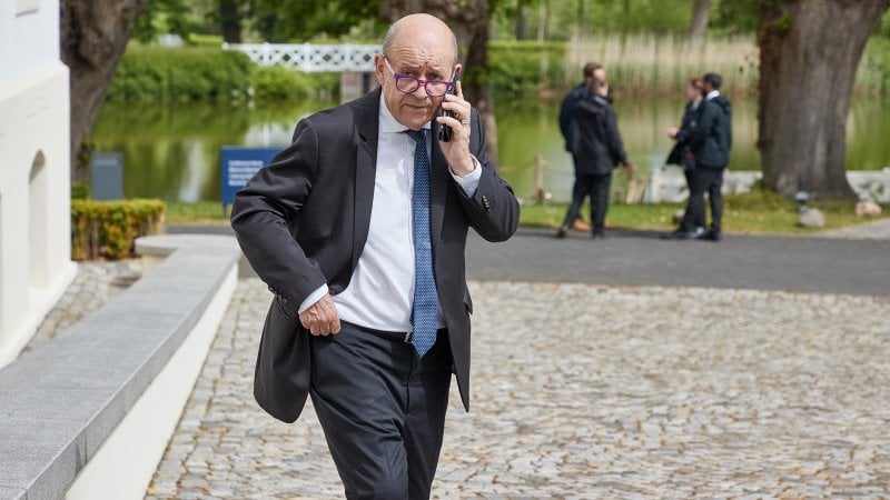 لودريان إلى بيروت... ملفات ساخنة وقرار لا عودة عنه!