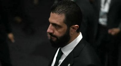 بعد حجب المقابلة… الإعلام السورية تعلن بث لقاء الشرع