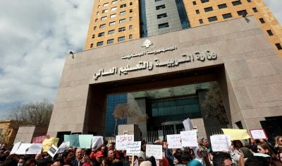 المعلّمون في مواجهة الانهيار… مطالبة بإدراج حقوقهم في قانون الفجوة الماليّة