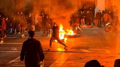 بين الشارع والتصعيد الدولي… إلى أين تتجه أزمة إيران؟