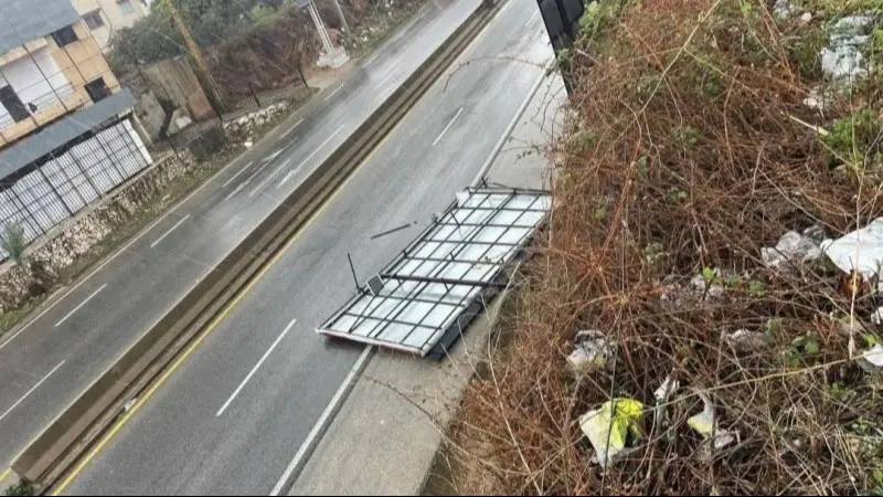 العاصفة تضرب لبنان من الشمال إلى الجنوب… أضرار على الطرقات ومناشدات لتدخل عاجل