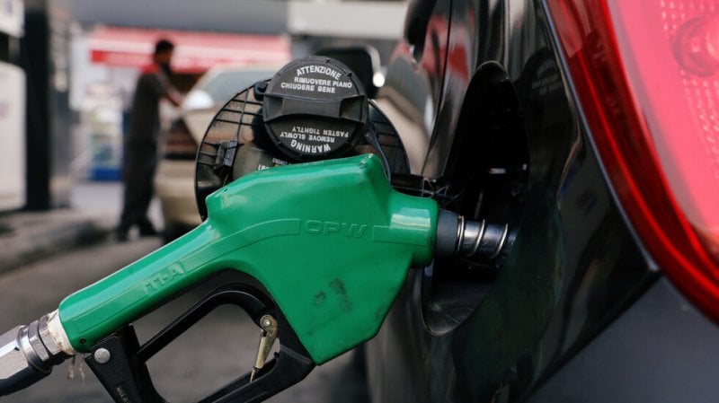 أسعار المحروقات في دائرة الترقب… العقوبات الأميركية تزيد المخاوف!
