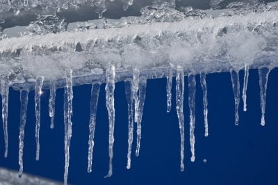 بسبب الأحوال الجوية… وزارة التربية تحدد مصير اليوم الدراسي