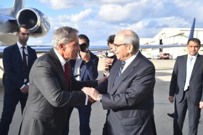 سلام يستقبل نظيره الأردني في مطار بيروت