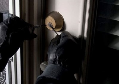 كسر وسرقة خزنة… 60 ألف دولار تُسلب من محل في جبيل