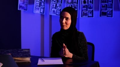 سرق الذهب من طفلته بسبب كبسة زر… آمنة شبّو تكشف كيف يُخدَع الدماغ