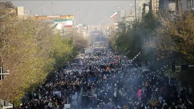 بعد أسابيع من الاضطرابات… القضاء الإيراني يصدر أول اتهامات رسمية بحق متظاهرين