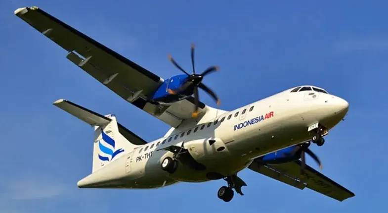 11 شخصًا على متنها… طائرة تختفي فوق أجواء إندونيسيا