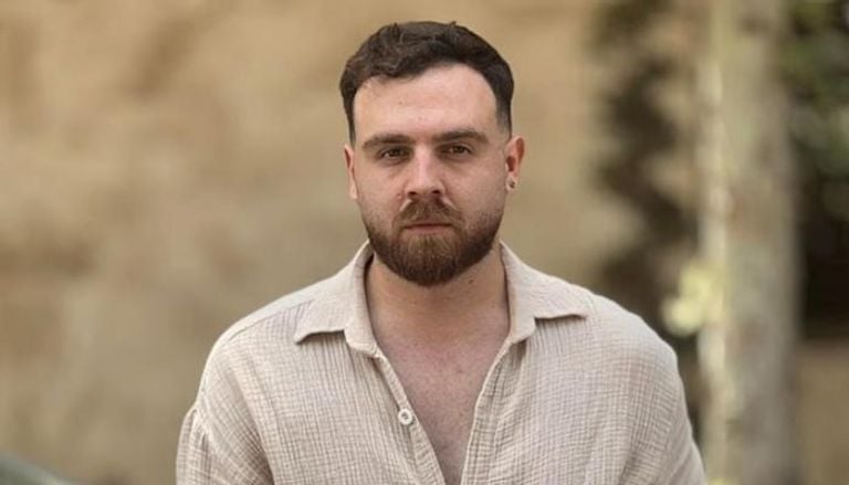 ساعة الحرب... شاب إيراني يبعثر حسابات ترامب