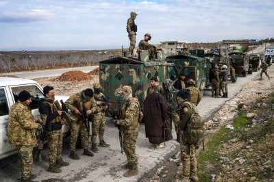 مع انسحاب قسد… الجيش السوري يثبت سيطرته غرب الفرات