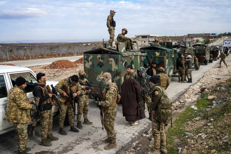 مع انسحاب قسد… الجيش السوري يثبت سيطرته غرب الفرات