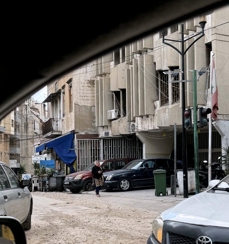 شوارع بيروت تحنّ إلى الزفت… مناشدة عاجلة للبلدية ومن يعنِيهم الأمر: تحرّكوا فورًا! 