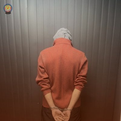 بجرم التواصل مع العدو وعرض خدماته للعمل مع الموساد... 