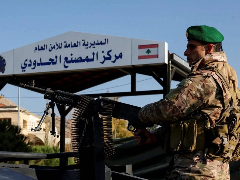 توقيف وسيط مالي في لبنان… خيوط تمويل خفية لمقاتلين موالين لنظام الأسد