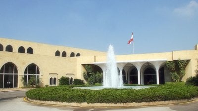 كيف توازن بعبدا علاقاتها مع الحزب؟
