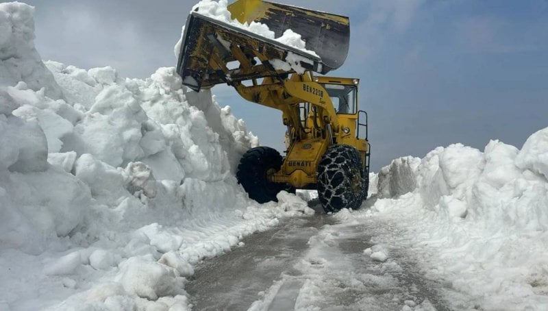 بسبب تراكم الثلوج... إليكم الطرقات المقطوعة
