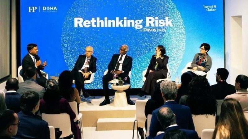 وزير الاقتصاد في دافوس… لقاءات رفيعة ونقاشات حول المخاطر والحوكمة