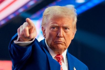 ترامب يصعّد بسبب غرينلاند… وأوروبا تلوّح بآلية الرد