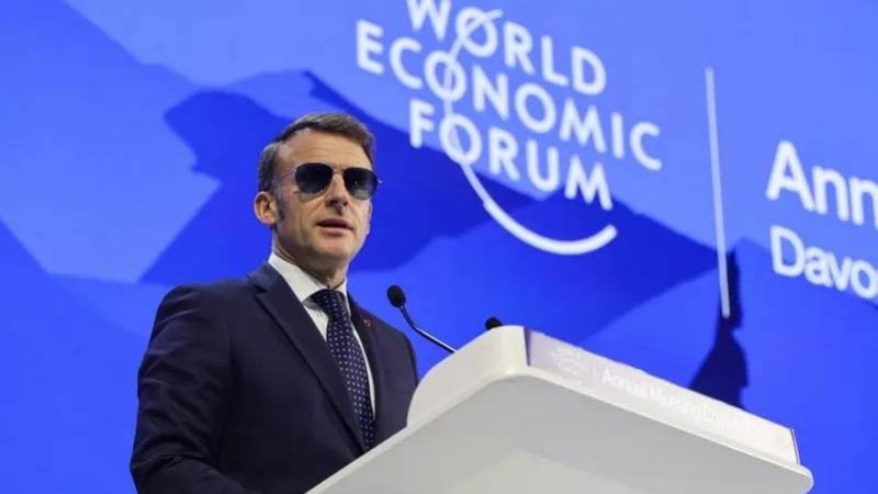 "نفضّل الاحترام على التنمّر"... ماكرون يهاجم تهديدات ترامب