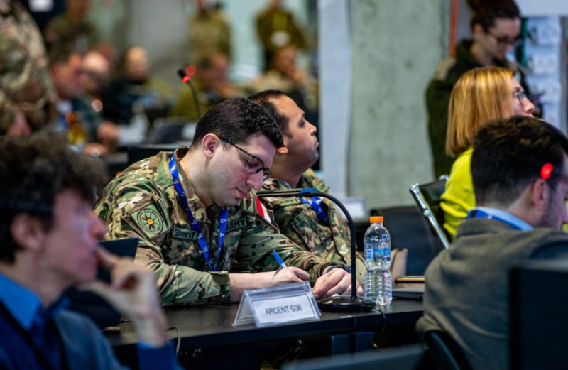 صور غير مسبوقة… ضباط مصريون داخل مقر أميركي في إسرائيل