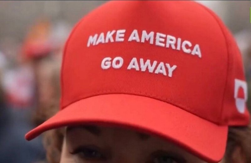 "اجعل أميركا تغادر!"… ردّ شعبي ساخر على شعار ترامب (صور)