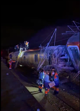 كارثة على سكة الحديد… قتلى وجرحى في حادث مروّع في جنوب إسبانيا (فيديو)